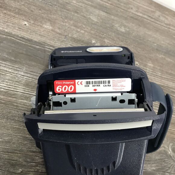 Polaroid 600 Instant Film Camera Vintage VTG 600 Blue - Picture 3 of 9